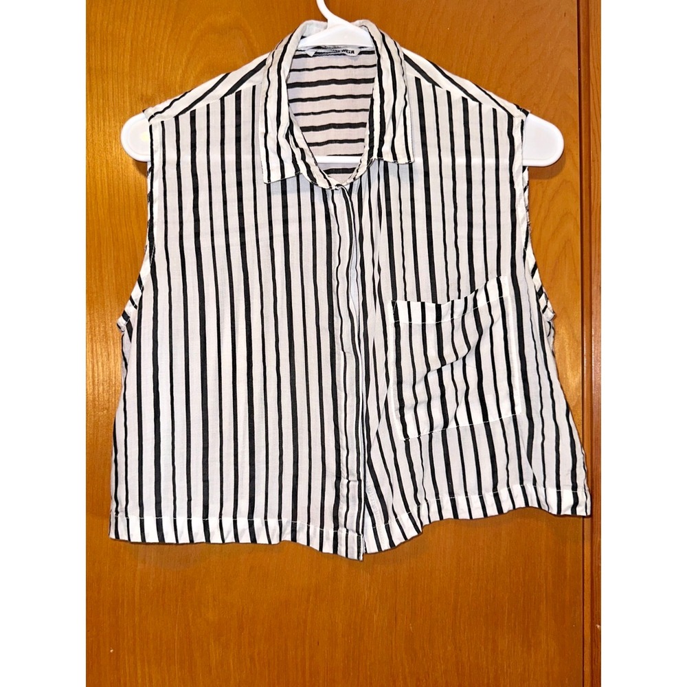 Sleeveless Womens‎ Shirt Small Black and White Striped Button Up Cropped Top